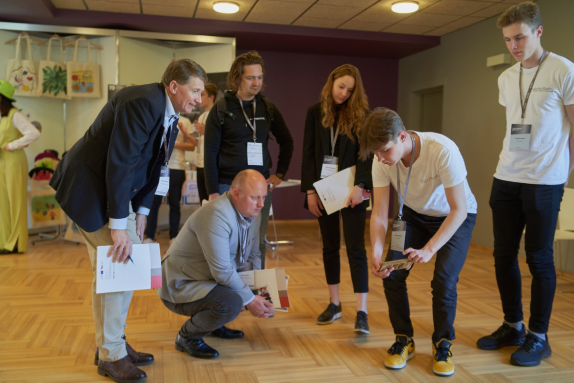 VAS ES pārstāvis Jurijs Tutovs vērtē komandu ThreeCube Jauno uzņēmēju dienās 2022