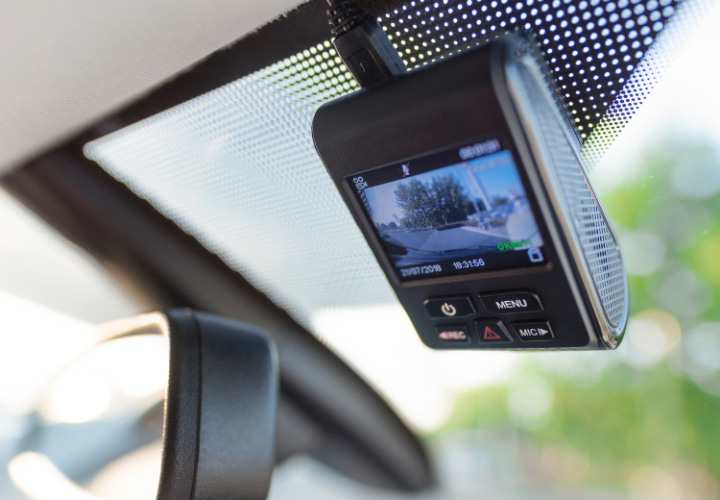 Viens no biežākajiem pēdējā laika radiosakaru traucējumu iemesliem -bezvadu 2,4 GHz videosignāla pārraides iekārtas, kuras izmanto transportlīdzekļa novietošanas stāvvietā palīgsistēmās