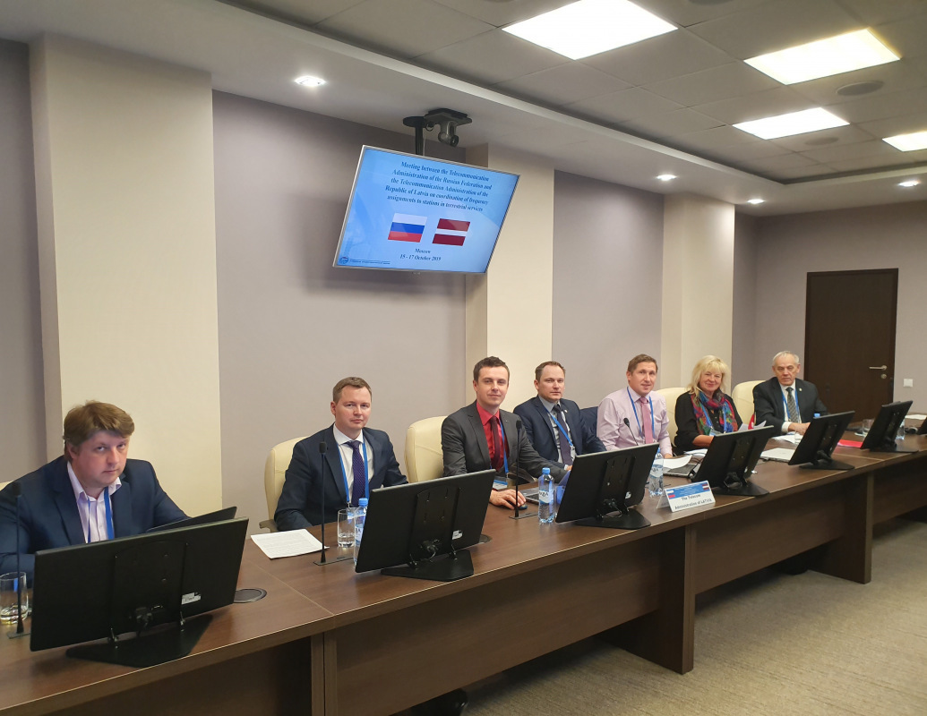 2019. gada 15. līdz 17. oktobrī Maskavā norisinājās Latvijas un Krievijas starpvalstu sakaru administrāciju sarunas par radiofrekvenču koordināciju pierobežā. Latviju pārstāvēja VAS “Elektroniskie sakari” un Latvijas Republikas Satiksmes ministrijas Sakaru departamenta pārstāvji.