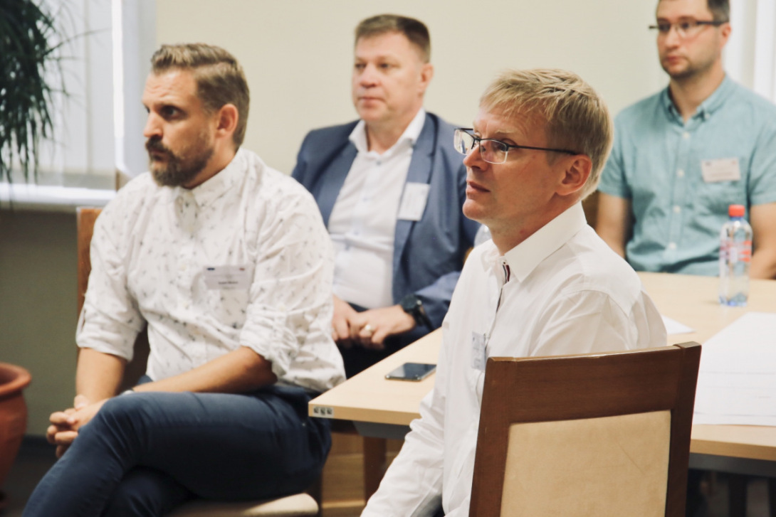LVRTC Tehnoloģiju departamenta direktors Didzis Ozoliņš pauž uzskatu, ka "darbs domnīcas ietvaros apliecināja, ka 5G un tā piedāvātās iespējas spēj vienot.''